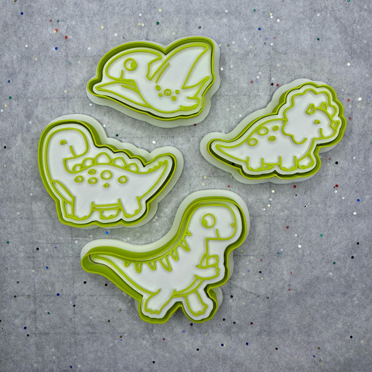 Cute Dinosaur Cookie Cutters – T-Rex, Triceratops, Pterodactyl & Brachiosaurus (Tiny to Large)